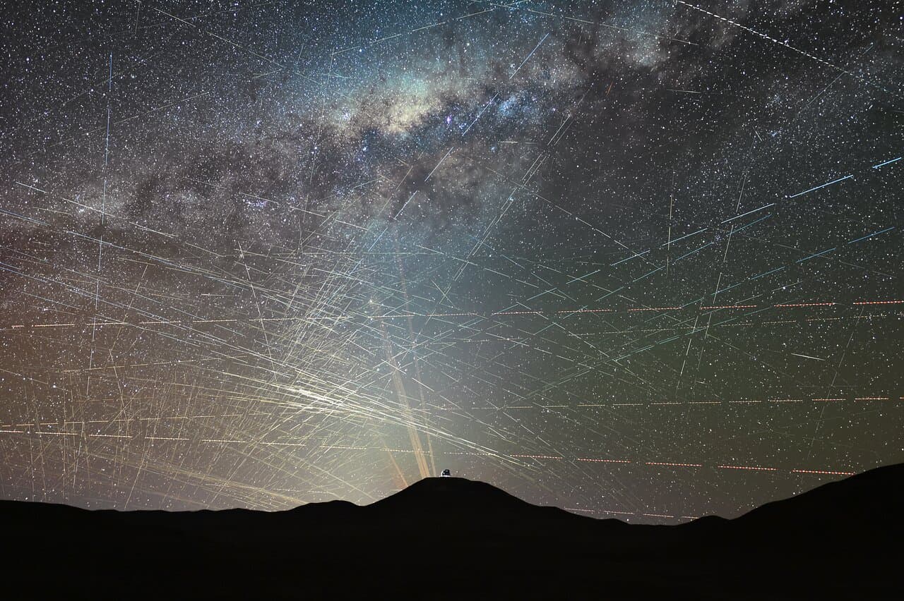1,7 million de satellites menacent l'astronomie terrestre