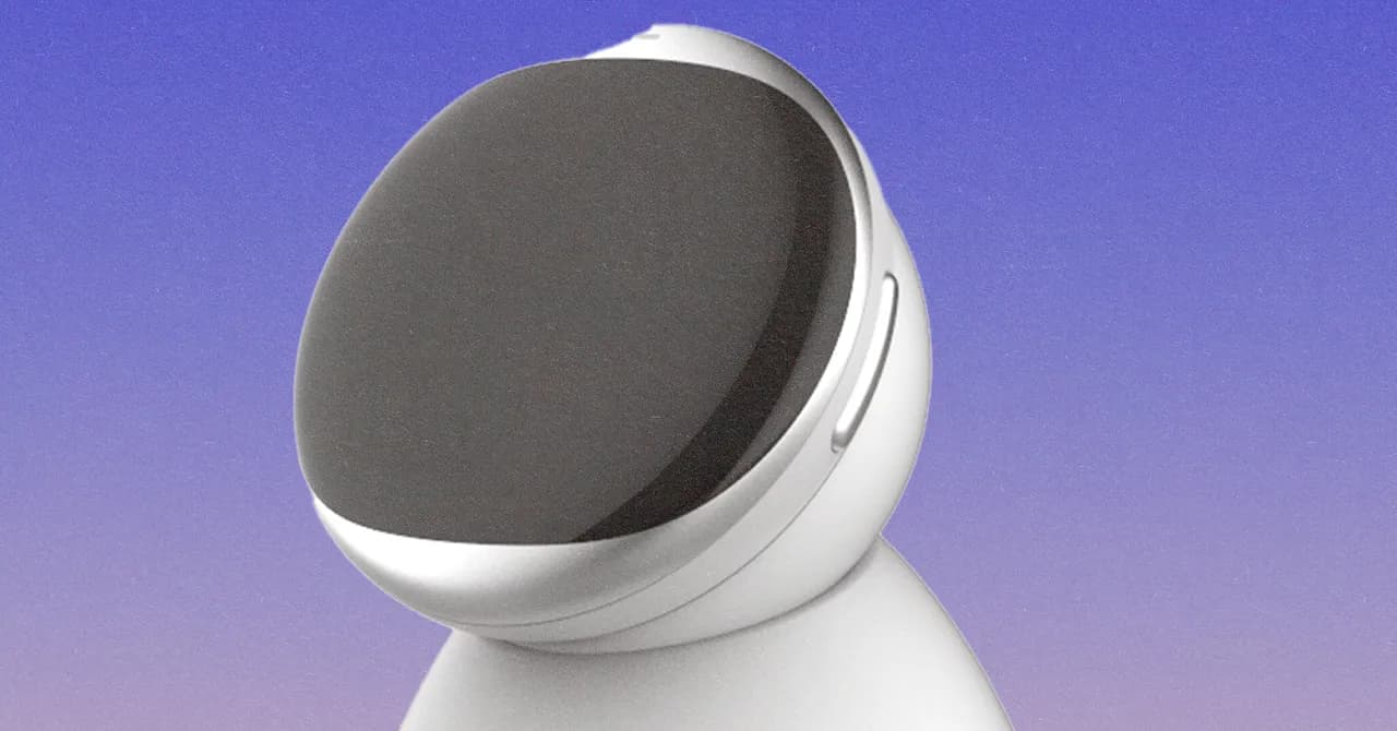 Jibo revient en wearable IA, et c'est glauque